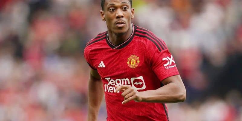 Martial ra đi sau khi hết hợp đồng với Manchester United